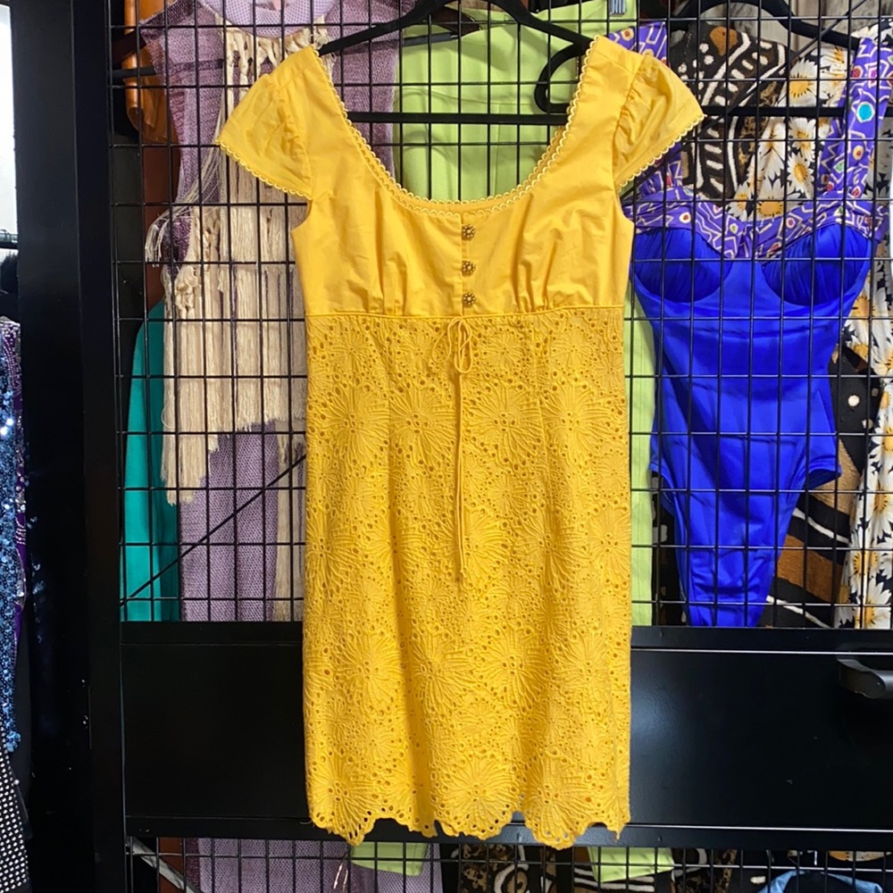 Adorable LAUNDRY Yellow Lace Sunflowers, Cap Sleeve Day Dress